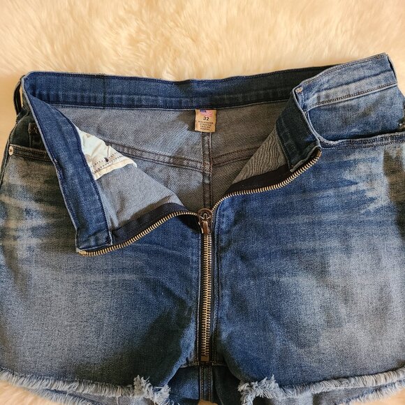 True Religion Extra Long Zipper Shorts - Picture 4 of 6